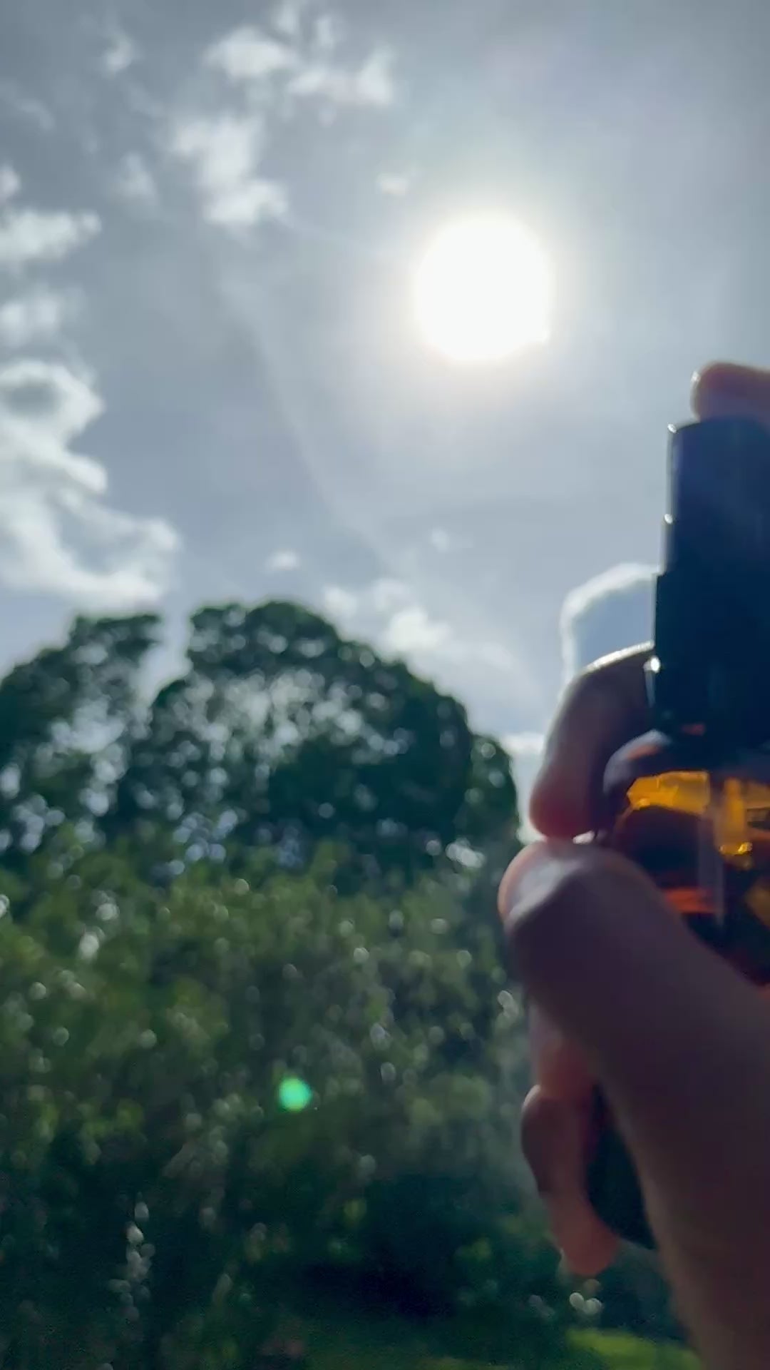 A spritz of Ambre, formulated with a grounding base note of Agarwood / Oud/